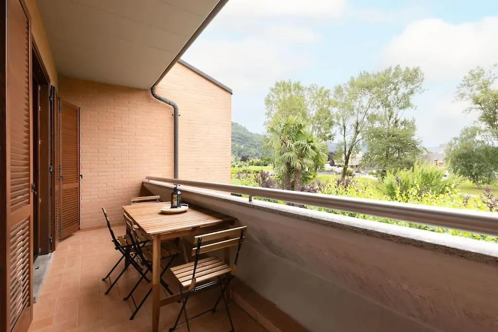 Leopoldo Suite View Lake Maccagno Apartament