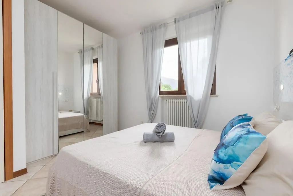 Leopoldo Suite View Lake Maccagno 0*,